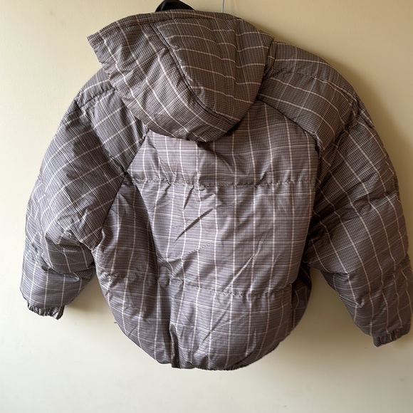 Missguided puffer coat size 8 runs big - Picture 3 of 3